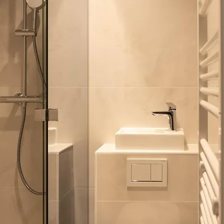 Beau T2 Au Lavandou Face A La Mer, 4 Personnes - Fr-1-803-80 Apartament