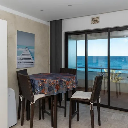 T2 Au Lavandou Face à La Pour 4 Personnes - Fr-1-803-80 Appartement