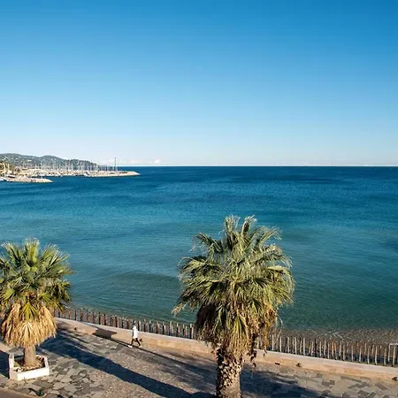 Beau T2 Au Lavandou Face A La Mer, 4 Personnes - Fr-1-803-80 Апартаменты