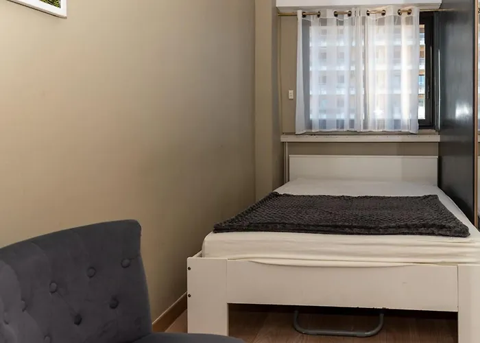 Beau T2 Au Lavandou Face A La Mer, 4 Personnes - Fr-1-803-80 Apartman