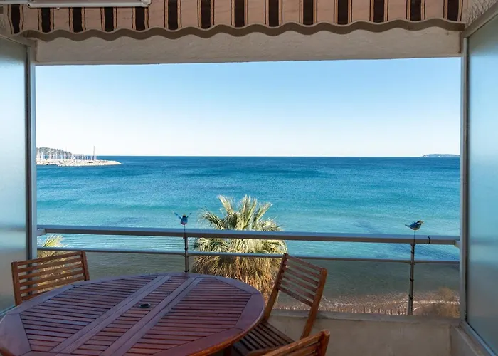 Beau T2 Au Lavandou Face A La Mer, 4 Personnes - Fr-1-803-80 Apartman Le Lavandou